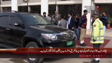 Peshawar- Chairman NAB Qamar Zaman Chaudhry visits NAB Bureau