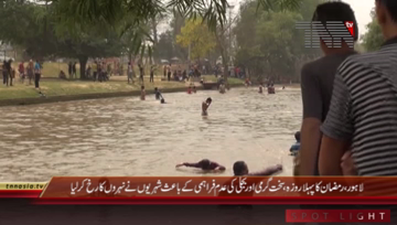 Lahore- People goes to Canals