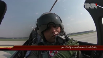 Poland-.JF-17.Thunder.aerobatics.dazzle.spectators.at.Polish.Airshow