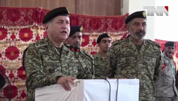 Islamabad- Head of Pak Navy's visit to the eastern border