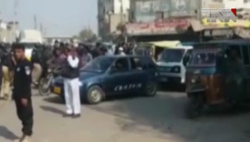 Karachi- Residents of Pakistan quarters stage protest