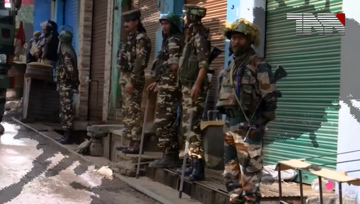 Huriyat leaders call for anti-India marches as curfew continues on 18th day