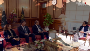 Islamabad- IMF delegation calls on PM Imran.