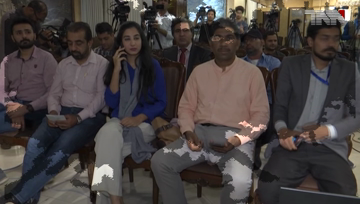 Islamabad- Government willing to engage with Fazlur Rehman over protest march, says Qureshi