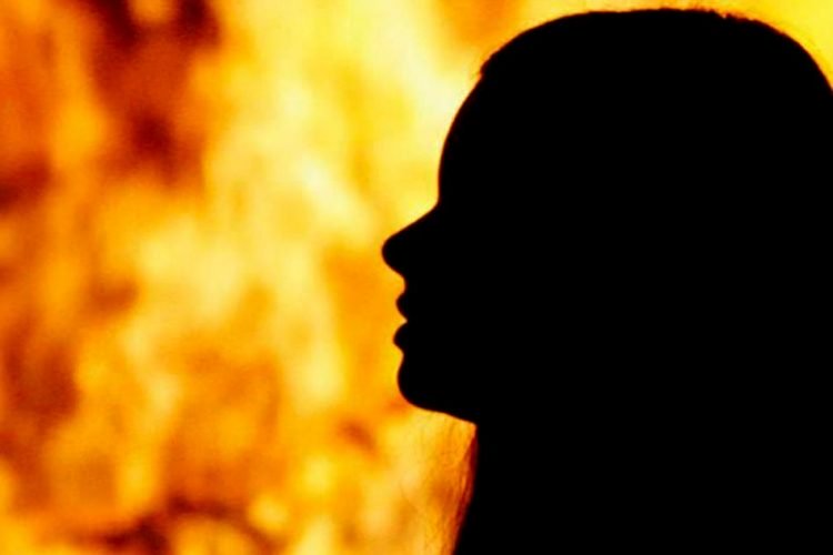 India- The Mother of a 17-year-old girl allegedly burnt her alive before setting herself afire in India's Tamil Nadu Nagapattinam district. says Police