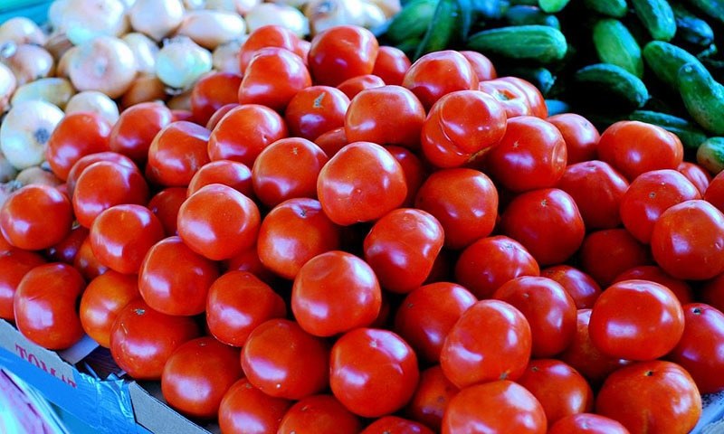 Quetta- Pakistan importing tomatoes from Iran
