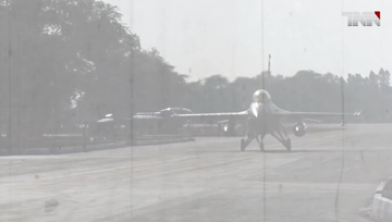 Sargodha- COAS Gen Bajwa visits PAF Base Mushaf, flies in F-16