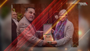 Karachi- Canadian High Commissioner Wendy Gilmour met Sindh Governor Imran Ismail