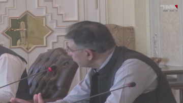 Islamabad- Need to lift the coronavirus lockdown, slowly but gradually, PM Imran Khan