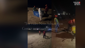 Karachi- Picnickers again leave Karachi's Sea View beach filthy, inviting Wasim Akram's wrath 