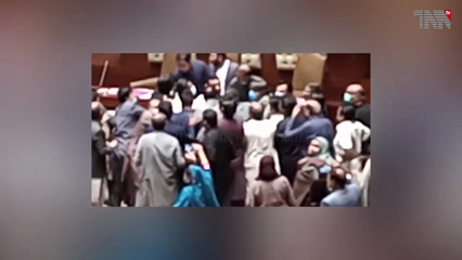 Karachi- Ruckus in Sindh Assembly as disgruntled MPAs sit on opposition benches