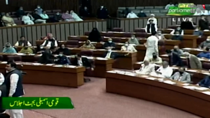 Islamabad- Bilawal and Shah Mehmood have a war of words in Parliament