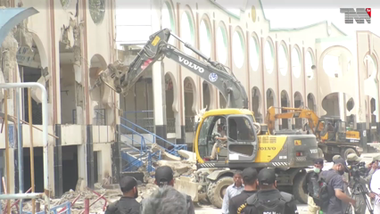 Karachi- Anti-encroachment drive underway at Aladdin Park on SC's directives