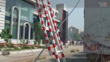 Karachi- Fire in Bilawal House 