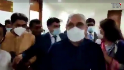 Karachi- Former president Asif Ali Zardari admitted to hospital after feeling unwell: sources