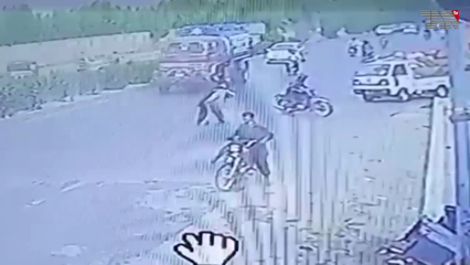 Karachi, Young Man show bravery