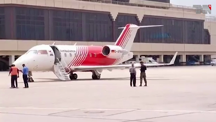 Karachi- Air ambulance carrying ailing Pakistani comedian Umer Sharif leaves for US 