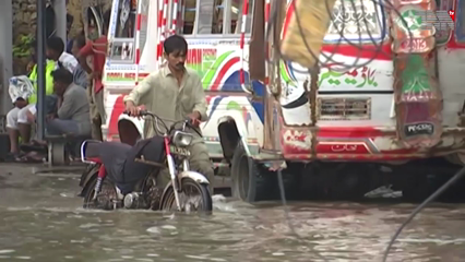 Karachi hurricane threat averted, the storm headed towards the coast of Muscat