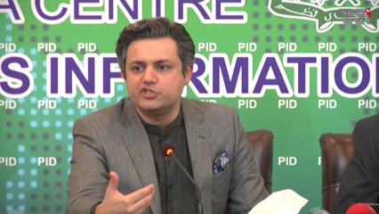 Karachi - Gas crisis in Karachi: CNG Association officials also took to the streets